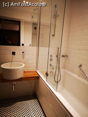 [P09] Hotel Caro - camea 301; baia » foto by crismis
 - 
<span class="allrVoted glyphicon glyphicon-heart hidden" id="av1272536"></span>
<a class="m-l-10 hidden" id="sv1272536" onclick="voting_Foto_DelVot(,1272536,2131)" role="button">șterge vot <span class="glyphicon glyphicon-remove"></span></a>
<a id="v91272536" class=" c-red"  onclick="voting_Foto_SetVot(1272536)" role="button"><span class="glyphicon glyphicon-heart-empty"></span> <b>LIKE</b> = Votează poza</a> <img class="hidden"  id="f1272536W9" src="/imagini/loader.gif" border="0" /><span class="AjErrMes hidden" id="e1272536ErM"></span>