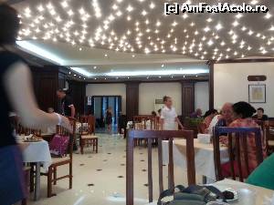 [P06] In restaurant, la pranz - intotdeauna am gasit mese libere (inauntru sau afara pe terasa).  » foto by geany_m
 - 
<span class="allrVoted glyphicon glyphicon-heart hidden" id="av544230"></span>
<a class="m-l-10 hidden" id="sv544230" onclick="voting_Foto_DelVot(,544230,2141)" role="button">șterge vot <span class="glyphicon glyphicon-remove"></span></a>
<a id="v9544230" class=" c-red"  onclick="voting_Foto_SetVot(544230)" role="button"><span class="glyphicon glyphicon-heart-empty"></span> <b>LIKE</b> = Votează poza</a> <img class="hidden"  id="f544230W9" src="/imagini/loader.gif" border="0" /><span class="AjErrMes hidden" id="e544230ErM"></span>