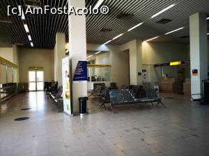[P15] Zona „Plecări”  a aeroportului din Milos » foto by crismis
 - 
<span class="allrVoted glyphicon glyphicon-heart hidden" id="av1170281"></span>
<a class="m-l-10 hidden" id="sv1170281" onclick="voting_Foto_DelVot(,1170281,2166)" role="button">șterge vot <span class="glyphicon glyphicon-remove"></span></a>
<a id="v91170281" class=" c-red"  onclick="voting_Foto_SetVot(1170281)" role="button"><span class="glyphicon glyphicon-heart-empty"></span> <b>LIKE</b> = Votează poza</a> <img class="hidden"  id="f1170281W9" src="/imagini/loader.gif" border="0" /><span class="AjErrMes hidden" id="e1170281ErM"></span>