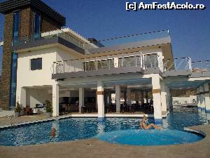 [P14] Onyria Claros Beach - piscina de relaxare cu jacuzzi și snack barul Teos » foto by nicole33
 - 
<span class="allrVoted glyphicon glyphicon-heart hidden" id="av552912"></span>
<a class="m-l-10 hidden" id="sv552912" onclick="voting_Foto_DelVot(,552912,2171)" role="button">șterge vot <span class="glyphicon glyphicon-remove"></span></a>
<a id="v9552912" class=" c-red"  onclick="voting_Foto_SetVot(552912)" role="button"><span class="glyphicon glyphicon-heart-empty"></span> <b>LIKE</b> = Votează poza</a> <img class="hidden"  id="f552912W9" src="/imagini/loader.gif" border="0" /><span class="AjErrMes hidden" id="e552912ErM"></span>
