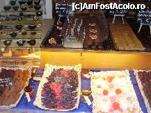 [P09] bunatati la o chocolaterie de langa statia de metrou » foto by roxana.tomina
 - 
<span class="allrVoted glyphicon glyphicon-heart hidden" id="av321622"></span>
<a class="m-l-10 hidden" id="sv321622" onclick="voting_Foto_DelVot(,321622,2176)" role="button">șterge vot <span class="glyphicon glyphicon-remove"></span></a>
<a id="v9321622" class=" c-red"  onclick="voting_Foto_SetVot(321622)" role="button"><span class="glyphicon glyphicon-heart-empty"></span> <b>LIKE</b> = Votează poza</a> <img class="hidden"  id="f321622W9" src="/imagini/loader.gif" border="0" /><span class="AjErrMes hidden" id="e321622ErM"></span>