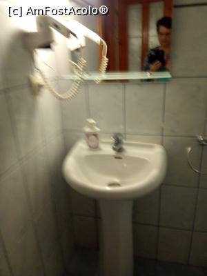 [P05] baie proprie cu dus si produse de igiena ,uscator de par » foto by ile57b
 - 
<span class="allrVoted glyphicon glyphicon-heart hidden" id="av1290531"></span>
<a class="m-l-10 hidden" id="sv1290531" onclick="voting_Foto_DelVot(,1290531,2178)" role="button">șterge vot <span class="glyphicon glyphicon-remove"></span></a>
<a id="v91290531" class=" c-red"  onclick="voting_Foto_SetVot(1290531)" role="button"><span class="glyphicon glyphicon-heart-empty"></span> <b>LIKE</b> = Votează poza</a> <img class="hidden"  id="f1290531W9" src="/imagini/loader.gif" border="0" /><span class="AjErrMes hidden" id="e1290531ErM"></span>