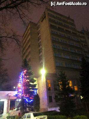 [P10] Hotelul Sport, noaptea.  » foto by maimutarescu
 - 
<span class="allrVoted glyphicon glyphicon-heart hidden" id="av583835"></span>
<a class="m-l-10 hidden" id="sv583835" onclick="voting_Foto_DelVot(,583835,2189)" role="button">șterge vot <span class="glyphicon glyphicon-remove"></span></a>
<a id="v9583835" class=" c-red"  onclick="voting_Foto_SetVot(583835)" role="button"><span class="glyphicon glyphicon-heart-empty"></span> <b>LIKE</b> = Votează poza</a> <img class="hidden"  id="f583835W9" src="/imagini/loader.gif" border="0" /><span class="AjErrMes hidden" id="e583835ErM"></span>
