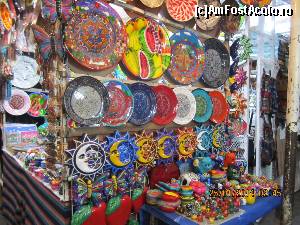 [P20] Ceramică mexicană în piaţa de artizanat » foto by Vasile S
 - 
<span class="allrVoted glyphicon glyphicon-heart hidden" id="av539250"></span>
<a class="m-l-10 hidden" id="sv539250" onclick="voting_Foto_DelVot(,539250,2210)" role="button">șterge vot <span class="glyphicon glyphicon-remove"></span></a>
<a id="v9539250" class=" c-red"  onclick="voting_Foto_SetVot(539250)" role="button"><span class="glyphicon glyphicon-heart-empty"></span> <b>LIKE</b> = Votează poza</a> <img class="hidden"  id="f539250W9" src="/imagini/loader.gif" border="0" /><span class="AjErrMes hidden" id="e539250ErM"></span>