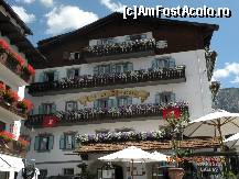 [P04] Hotel din Cortina » foto by mirmicu
 - 
<span class="allrVoted glyphicon glyphicon-heart hidden" id="av184557"></span>
<a class="m-l-10 hidden" id="sv184557" onclick="voting_Foto_DelVot(,184557,2211)" role="button">șterge vot <span class="glyphicon glyphicon-remove"></span></a>
<a id="v9184557" class=" c-red"  onclick="voting_Foto_SetVot(184557)" role="button"><span class="glyphicon glyphicon-heart-empty"></span> <b>LIKE</b> = Votează poza</a> <img class="hidden"  id="f184557W9" src="/imagini/loader.gif" border="0" /><span class="AjErrMes hidden" id="e184557ErM"></span>