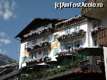 [P07] In Cortina-cladirile au influenta austriaca » foto by mirmicu
 - 
<span class="allrVoted glyphicon glyphicon-heart hidden" id="av184561"></span>
<a class="m-l-10 hidden" id="sv184561" onclick="voting_Foto_DelVot(,184561,2211)" role="button">șterge vot <span class="glyphicon glyphicon-remove"></span></a>
<a id="v9184561" class=" c-red"  onclick="voting_Foto_SetVot(184561)" role="button"><span class="glyphicon glyphicon-heart-empty"></span> <b>LIKE</b> = Votează poza</a> <img class="hidden"  id="f184561W9" src="/imagini/loader.gif" border="0" /><span class="AjErrMes hidden" id="e184561ErM"></span>