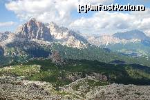 [P03] in centru cinque torri » foto by mariana
 - 
<span class="allrVoted glyphicon glyphicon-heart hidden" id="av16933"></span>
<a class="m-l-10 hidden" id="sv16933" onclick="voting_Foto_DelVot(,16933,2211)" role="button">șterge vot <span class="glyphicon glyphicon-remove"></span></a>
<a id="v916933" class=" c-red"  onclick="voting_Foto_SetVot(16933)" role="button"><span class="glyphicon glyphicon-heart-empty"></span> <b>LIKE</b> = Votează poza</a> <img class="hidden"  id="f16933W9" src="/imagini/loader.gif" border="0" /><span class="AjErrMes hidden" id="e16933ErM"></span>