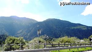 [P40] in stanga drumului se vede Reifenstein Burg, chiat inainte de intrarea in Vipiteno » foto by Camelia19
 - 
<span class="allrVoted glyphicon glyphicon-heart hidden" id="av683452"></span>
<a class="m-l-10 hidden" id="sv683452" onclick="voting_Foto_DelVot(,683452,2211)" role="button">șterge vot <span class="glyphicon glyphicon-remove"></span></a>
<a id="v9683452" class=" c-red"  onclick="voting_Foto_SetVot(683452)" role="button"><span class="glyphicon glyphicon-heart-empty"></span> <b>LIKE</b> = Votează poza</a> <img class="hidden"  id="f683452W9" src="/imagini/loader.gif" border="0" /><span class="AjErrMes hidden" id="e683452ErM"></span>