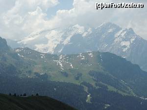 [P18] Panorama de pe passo Sella spre Marmolata si ghetar » foto by claudiu 71
 - 
<span class="allrVoted glyphicon glyphicon-heart hidden" id="av674368"></span>
<a class="m-l-10 hidden" id="sv674368" onclick="voting_Foto_DelVot(,674368,2211)" role="button">șterge vot <span class="glyphicon glyphicon-remove"></span></a>
<a id="v9674368" class=" c-red"  onclick="voting_Foto_SetVot(674368)" role="button"><span class="glyphicon glyphicon-heart-empty"></span> <b>LIKE</b> = Votează poza</a> <img class="hidden"  id="f674368W9" src="/imagini/loader.gif" border="0" /><span class="AjErrMes hidden" id="e674368ErM"></span>