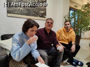 [P17] La un vin fiert în lobby » foto by crismis
 - 
<span class="allrVoted glyphicon glyphicon-heart hidden" id="av1344016"></span>
<a class="m-l-10 hidden" id="sv1344016" onclick="voting_Foto_DelVot(,1344016,2220)" role="button">șterge vot <span class="glyphicon glyphicon-remove"></span></a>
<a id="v91344016" class=" c-red"  onclick="voting_Foto_SetVot(1344016)" role="button"><span class="glyphicon glyphicon-heart-empty"></span> <b>LIKE</b> = Votează poza</a> <img class="hidden"  id="f1344016W9" src="/imagini/loader.gif" border="0" /><span class="AjErrMes hidden" id="e1344016ErM"></span>