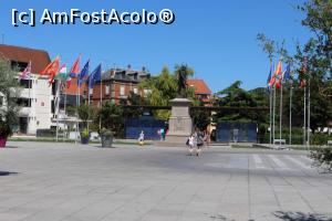 [P69] Colmar, Piața Rapp și Statuia generalului Rapp » foto by mprofeanu
 - 
<span class="allrVoted glyphicon glyphicon-heart hidden" id="av891217"></span>
<a class="m-l-10 hidden" id="sv891217" onclick="voting_Foto_DelVot(,891217,2237)" role="button">șterge vot <span class="glyphicon glyphicon-remove"></span></a>
<a id="v9891217" class=" c-red"  onclick="voting_Foto_SetVot(891217)" role="button"><span class="glyphicon glyphicon-heart-empty"></span> <b>LIKE</b> = Votează poza</a> <img class="hidden"  id="f891217W9" src="/imagini/loader.gif" border="0" /><span class="AjErrMes hidden" id="e891217ErM"></span>