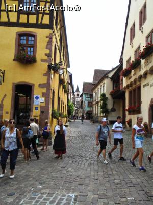 [P17] În față la Office de Tourisme » foto by Carmen Ion
 - 
<span class="allrVoted glyphicon glyphicon-heart hidden" id="av1131930"></span>
<a class="m-l-10 hidden" id="sv1131930" onclick="voting_Foto_DelVot(,1131930,2237)" role="button">șterge vot <span class="glyphicon glyphicon-remove"></span></a>
<a id="v91131930" class=" c-red"  onclick="voting_Foto_SetVot(1131930)" role="button"><span class="glyphicon glyphicon-heart-empty"></span> <b>LIKE</b> = Votează poza</a> <img class="hidden"  id="f1131930W9" src="/imagini/loader.gif" border="0" /><span class="AjErrMes hidden" id="e1131930ErM"></span>