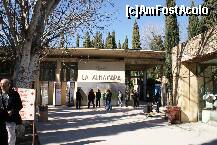 [P01] Vedere spre intrarea la Alhambra. În dreapta sunt casele de bilete. » foto by Costi
 - 
<span class="allrVoted glyphicon glyphicon-heart hidden" id="av230205"></span>
<a class="m-l-10 hidden" id="sv230205" onclick="voting_Foto_DelVot(,230205,2240)" role="button">șterge vot <span class="glyphicon glyphicon-remove"></span></a>
<a id="v9230205" class=" c-red"  onclick="voting_Foto_SetVot(230205)" role="button"><span class="glyphicon glyphicon-heart-empty"></span> <b>LIKE</b> = Votează poza</a> <img class="hidden"  id="f230205W9" src="/imagini/loader.gif" border="0" /><span class="AjErrMes hidden" id="e230205ErM"></span>