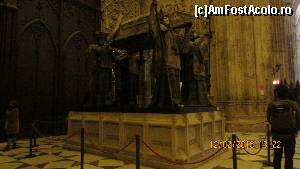 [P47] Catedrala din Sevilla; sarcofagul lui Cristofor Columb » foto by crismis
 - 
<span class="allrVoted glyphicon glyphicon-heart hidden" id="av599206"></span>
<a class="m-l-10 hidden" id="sv599206" onclick="voting_Foto_DelVot(,599206,2251)" role="button">șterge vot <span class="glyphicon glyphicon-remove"></span></a>
<a id="v9599206" class=" c-red"  onclick="voting_Foto_SetVot(599206)" role="button"><span class="glyphicon glyphicon-heart-empty"></span> <b>LIKE</b> = Votează poza</a> <img class="hidden"  id="f599206W9" src="/imagini/loader.gif" border="0" /><span class="AjErrMes hidden" id="e599206ErM"></span>