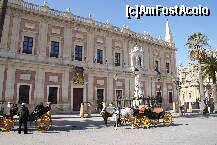 [P20] Archivo General de Indias şi, în faţă, monumentul El Triunfo » foto by Costi
 - 
<span class="allrVoted glyphicon glyphicon-heart hidden" id="av196091"></span>
<a class="m-l-10 hidden" id="sv196091" onclick="voting_Foto_DelVot(,196091,2251)" role="button">șterge vot <span class="glyphicon glyphicon-remove"></span></a>
<a id="v9196091" class=" c-red"  onclick="voting_Foto_SetVot(196091)" role="button"><span class="glyphicon glyphicon-heart-empty"></span> <b>LIKE</b> = Votează poza</a> <img class="hidden"  id="f196091W9" src="/imagini/loader.gif" border="0" /><span class="AjErrMes hidden" id="e196091ErM"></span>