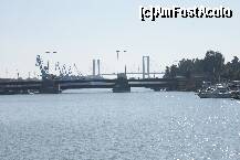[P48] Puente de las Delicias şi Puente del V Centenario » foto by Costi
 - 
<span class="allrVoted glyphicon glyphicon-heart hidden" id="av196119"></span>
<a class="m-l-10 hidden" id="sv196119" onclick="voting_Foto_DelVot(,196119,2251)" role="button">șterge vot <span class="glyphicon glyphicon-remove"></span></a>
<a id="v9196119" class=" c-red"  onclick="voting_Foto_SetVot(196119)" role="button"><span class="glyphicon glyphicon-heart-empty"></span> <b>LIKE</b> = Votează poza</a> <img class="hidden"  id="f196119W9" src="/imagini/loader.gif" border="0" /><span class="AjErrMes hidden" id="e196119ErM"></span>