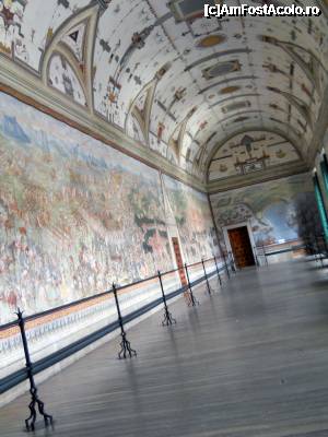 [P08] Sala bataliilor - un hol impresionant pe ai carui pereti sunt redate bataliile castigate de regii spanioli » foto by ctc
 - 
<span class="allrVoted glyphicon glyphicon-heart hidden" id="av365822"></span>
<a class="m-l-10 hidden" id="sv365822" onclick="voting_Foto_DelVot(,365822,2253)" role="button">șterge vot <span class="glyphicon glyphicon-remove"></span></a>
<a id="v9365822" class=" c-red"  onclick="voting_Foto_SetVot(365822)" role="button"><span class="glyphicon glyphicon-heart-empty"></span> <b>LIKE</b> = Votează poza</a> <img class="hidden"  id="f365822W9" src="/imagini/loader.gif" border="0" /><span class="AjErrMes hidden" id="e365822ErM"></span>