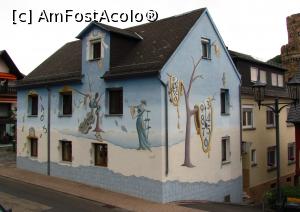 [P21] Casa din Oberwesel. Proprietarul este bineinteles fan Dali » foto by Radu Tudoran
 - 
<span class="allrVoted glyphicon glyphicon-heart hidden" id="av711304"></span>
<a class="m-l-10 hidden" id="sv711304" onclick="voting_Foto_DelVot(,711304,2278)" role="button">șterge vot <span class="glyphicon glyphicon-remove"></span></a>
<a id="v9711304" class=" c-red"  onclick="voting_Foto_SetVot(711304)" role="button"><span class="glyphicon glyphicon-heart-empty"></span> <b>LIKE</b> = Votează poza</a> <img class="hidden"  id="f711304W9" src="/imagini/loader.gif" border="0" /><span class="AjErrMes hidden" id="e711304ErM"></span>