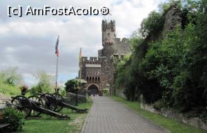[P10] Burg Reichenstein. Intrarea » foto by Radu Tudoran
 - 
<span class="allrVoted glyphicon glyphicon-heart hidden" id="av714532"></span>
<a class="m-l-10 hidden" id="sv714532" onclick="voting_Foto_DelVot(,714532,2278)" role="button">șterge vot <span class="glyphicon glyphicon-remove"></span></a>
<a id="v9714532" class=" c-red"  onclick="voting_Foto_SetVot(714532)" role="button"><span class="glyphicon glyphicon-heart-empty"></span> <b>LIKE</b> = Votează poza</a> <img class="hidden"  id="f714532W9" src="/imagini/loader.gif" border="0" /><span class="AjErrMes hidden" id="e714532ErM"></span>