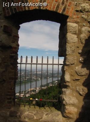 [P14] Bonn-ul si Konigswinter-ul vazute pe o fereastra a fostului castel Drachenfels » foto by Radu Tudoran
 - 
<span class="allrVoted glyphicon glyphicon-heart hidden" id="av796125"></span>
<a class="m-l-10 hidden" id="sv796125" onclick="voting_Foto_DelVot(,796125,2278)" role="button">șterge vot <span class="glyphicon glyphicon-remove"></span></a>
<a id="v9796125" class=" c-red"  onclick="voting_Foto_SetVot(796125)" role="button"><span class="glyphicon glyphicon-heart-empty"></span> <b>LIKE</b> = Votează poza</a> <img class="hidden"  id="f796125W9" src="/imagini/loader.gif" border="0" /><span class="AjErrMes hidden" id="e796125ErM"></span>