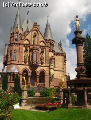 [P06] Castelul Drachenburg vazut dinspre gradina cu trandafiri » foto by Radu Tudoran
 - 
<span class="allrVoted glyphicon glyphicon-heart hidden" id="av796117"></span>
<a class="m-l-10 hidden" id="sv796117" onclick="voting_Foto_DelVot(,796117,2278)" role="button">șterge vot <span class="glyphicon glyphicon-remove"></span></a>
<a id="v9796117" class=" c-red"  onclick="voting_Foto_SetVot(796117)" role="button"><span class="glyphicon glyphicon-heart-empty"></span> <b>LIKE</b> = Votează poza</a> <img class="hidden"  id="f796117W9" src="/imagini/loader.gif" border="0" /><span class="AjErrMes hidden" id="e796117ErM"></span>