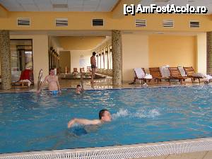 [P05] Piscina Hotel Germisara » foto by Tzutzuricu40
 - 
<span class="allrVoted glyphicon glyphicon-heart hidden" id="av395919"></span>
<a class="m-l-10 hidden" id="sv395919" onclick="voting_Foto_DelVot(,395919,2284)" role="button">șterge vot <span class="glyphicon glyphicon-remove"></span></a>
<a id="v9395919" class=" c-red"  onclick="voting_Foto_SetVot(395919)" role="button"><span class="glyphicon glyphicon-heart-empty"></span> <b>LIKE</b> = Votează poza</a> <img class="hidden"  id="f395919W9" src="/imagini/loader.gif" border="0" /><span class="AjErrMes hidden" id="e395919ErM"></span>