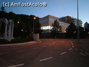 [P13] Zona iluminata a hotelului indica piscina mare ce functiona pana la ora 21.  » foto by LagunaMan
 - 
<span class="allrVoted glyphicon glyphicon-heart hidden" id="av733329"></span>
<a class="m-l-10 hidden" id="sv733329" onclick="voting_Foto_DelVot(,733329,2284)" role="button">șterge vot <span class="glyphicon glyphicon-remove"></span></a>
<a id="v9733329" class=" c-red"  onclick="voting_Foto_SetVot(733329)" role="button"><span class="glyphicon glyphicon-heart-empty"></span> <b>LIKE</b> = Votează poza</a> <img class="hidden"  id="f733329W9" src="/imagini/loader.gif" border="0" /><span class="AjErrMes hidden" id="e733329ErM"></span>