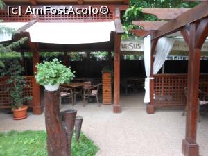 [P27] Hotel Select 3* - Slobozia. Terasa restaurantului.  » foto by iulianic
 - 
<span class="allrVoted glyphicon glyphicon-heart hidden" id="av979808"></span>
<a class="m-l-10 hidden" id="sv979808" onclick="voting_Foto_DelVot(,979808,2285)" role="button">șterge vot <span class="glyphicon glyphicon-remove"></span></a>
<a id="v9979808" class=" c-red"  onclick="voting_Foto_SetVot(979808)" role="button"><span class="glyphicon glyphicon-heart-empty"></span> <b>LIKE</b> = Votează poza</a> <img class="hidden"  id="f979808W9" src="/imagini/loader.gif" border="0" /><span class="AjErrMes hidden" id="e979808ErM"></span>