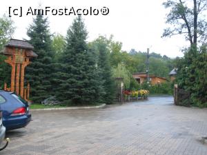 [P21] Dănești - Secret Garden Hotel. Intrarea în curte. » foto by iulianic
 - 
<span class="allrVoted glyphicon glyphicon-heart hidden" id="av1327605"></span>
<a class="m-l-10 hidden" id="sv1327605" onclick="voting_Foto_DelVot(,1327605,2301)" role="button">șterge vot <span class="glyphicon glyphicon-remove"></span></a>
<a id="v91327605" class=" c-red"  onclick="voting_Foto_SetVot(1327605)" role="button"><span class="glyphicon glyphicon-heart-empty"></span> <b>LIKE</b> = Votează poza</a> <img class="hidden"  id="f1327605W9" src="/imagini/loader.gif" border="0" /><span class="AjErrMes hidden" id="e1327605ErM"></span>