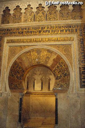 [P55] Mihrabul din Mezquita.  » foto by ania
 - 
<span class="allrVoted glyphicon glyphicon-heart hidden" id="av494200"></span>
<a class="m-l-10 hidden" id="sv494200" onclick="voting_Foto_DelVot(,494200,2304)" role="button">șterge vot <span class="glyphicon glyphicon-remove"></span></a>
<a id="v9494200" class=" c-red"  onclick="voting_Foto_SetVot(494200)" role="button"><span class="glyphicon glyphicon-heart-empty"></span> <b>LIKE</b> = Votează poza</a> <img class="hidden"  id="f494200W9" src="/imagini/loader.gif" border="0" /><span class="AjErrMes hidden" id="e494200ErM"></span>