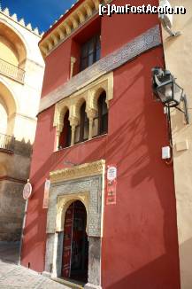 [P12] Asta da prezentare a unui magazin... stil andaluz ce te imbie sa intri pentru a degusta, macar cu ochii, produsele oferite! Se afla in imediata apropiere a Mezquit-ei.  » foto by ariciu*
 - 
<span class="allrVoted glyphicon glyphicon-heart hidden" id="av494625"></span>
<a class="m-l-10 hidden" id="sv494625" onclick="voting_Foto_DelVot(,494625,2304)" role="button">șterge vot <span class="glyphicon glyphicon-remove"></span></a>
<a id="v9494625" class=" c-red"  onclick="voting_Foto_SetVot(494625)" role="button"><span class="glyphicon glyphicon-heart-empty"></span> <b>LIKE</b> = Votează poza</a> <img class="hidden"  id="f494625W9" src="/imagini/loader.gif" border="0" /><span class="AjErrMes hidden" id="e494625ErM"></span>