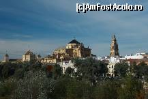 [P05] Mezquita din Cordoba, principalul nostru target in excursie, vazuta de pe Puente de Miraflores » foto by ariciu*
 - 
<span class="allrVoted glyphicon glyphicon-heart hidden" id="av494615"></span>
<a class="m-l-10 hidden" id="sv494615" onclick="voting_Foto_DelVot(,494615,2304)" role="button">șterge vot <span class="glyphicon glyphicon-remove"></span></a>
<a id="v9494615" class=" c-red"  onclick="voting_Foto_SetVot(494615)" role="button"><span class="glyphicon glyphicon-heart-empty"></span> <b>LIKE</b> = Votează poza</a> <img class="hidden"  id="f494615W9" src="/imagini/loader.gif" border="0" /><span class="AjErrMes hidden" id="e494615ErM"></span>