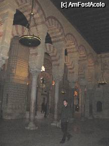 [P08] Cordoba- alei de coloane in moschee » foto by Michi
 - 
<span class="allrVoted glyphicon glyphicon-heart hidden" id="av74944"></span>
<a class="m-l-10 hidden" id="sv74944" onclick="voting_Foto_DelVot(,74944,2304)" role="button">șterge vot <span class="glyphicon glyphicon-remove"></span></a>
<a id="v974944" class=" c-red"  onclick="voting_Foto_SetVot(74944)" role="button"><span class="glyphicon glyphicon-heart-empty"></span> <b>LIKE</b> = Votează poza</a> <img class="hidden"  id="f74944W9" src="/imagini/loader.gif" border="0" /><span class="AjErrMes hidden" id="e74944ErM"></span>