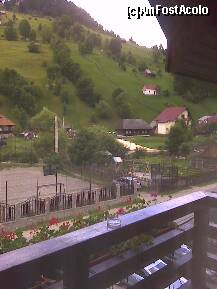 [P02] Vedere de la balconul camerei spre locul de joaca si terasa de dincolo de rau » foto by andrasb
 - 
<span class="allrVoted glyphicon glyphicon-heart hidden" id="av231182"></span>
<a class="m-l-10 hidden" id="sv231182" onclick="voting_Foto_DelVot(,231182,2309)" role="button">șterge vot <span class="glyphicon glyphicon-remove"></span></a>
<a id="v9231182" class=" c-red"  onclick="voting_Foto_SetVot(231182)" role="button"><span class="glyphicon glyphicon-heart-empty"></span> <b>LIKE</b> = Votează poza</a> <img class="hidden"  id="f231182W9" src="/imagini/loader.gif" border="0" /><span class="AjErrMes hidden" id="e231182ErM"></span>