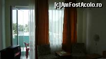 [P09] in camera noastra: fotolii vechi, dar paturi, noptiere si aplice inlocuite » foto by diana_cosma*
 - 
<span class="allrVoted glyphicon glyphicon-heart hidden" id="av115987"></span>
<a class="m-l-10 hidden" id="sv115987" onclick="voting_Foto_DelVot(,115987,2316)" role="button">șterge vot <span class="glyphicon glyphicon-remove"></span></a>
<a id="v9115987" class=" c-red"  onclick="voting_Foto_SetVot(115987)" role="button"><span class="glyphicon glyphicon-heart-empty"></span> <b>LIKE</b> = Votează poza</a> <img class="hidden"  id="f115987W9" src="/imagini/loader.gif" border="0" /><span class="AjErrMes hidden" id="e115987ErM"></span>