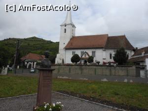 [P38] Sângeorgiu de Pădure - Castelul Rhédey. Bustul Claudiei și Biserica Reformată. » foto by iulianic
 - 
<span class="allrVoted glyphicon glyphicon-heart hidden" id="av1373935"></span>
<a class="m-l-10 hidden" id="sv1373935" onclick="voting_Foto_DelVot(,1373935,2330)" role="button">șterge vot <span class="glyphicon glyphicon-remove"></span></a>
<a id="v91373935" class=" c-red"  onclick="voting_Foto_SetVot(1373935)" role="button"><span class="glyphicon glyphicon-heart-empty"></span> <b>LIKE</b> = Votează poza</a> <img class="hidden"  id="f1373935W9" src="/imagini/loader.gif" border="0" /><span class="AjErrMes hidden" id="e1373935ErM"></span>