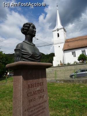 [P01] Claudia Rh&eacute;dey - bust și biserica reformată. » foto by tata123 🔱
 - 
<span class="allrVoted glyphicon glyphicon-heart hidden" id="av1188881"></span>
<a class="m-l-10 hidden" id="sv1188881" onclick="voting_Foto_DelVot(,1188881,2330)" role="button">șterge vot <span class="glyphicon glyphicon-remove"></span></a>
<a id="v91188881" class=" c-red"  onclick="voting_Foto_SetVot(1188881)" role="button"><span class="glyphicon glyphicon-heart-empty"></span> <b>LIKE</b> = Votează poza</a> <img class="hidden"  id="f1188881W9" src="/imagini/loader.gif" border="0" /><span class="AjErrMes hidden" id="e1188881ErM"></span>