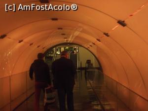 [P12] Pasajul CNIT-hub-ul La Defense, în culori schimbătoare » foto by diacrys*
 - 
<span class="allrVoted glyphicon glyphicon-heart hidden" id="av747537"></span>
<a class="m-l-10 hidden" id="sv747537" onclick="voting_Foto_DelVot(,747537,2333)" role="button">șterge vot <span class="glyphicon glyphicon-remove"></span></a>
<a id="v9747537" class=" c-red"  onclick="voting_Foto_SetVot(747537)" role="button"><span class="glyphicon glyphicon-heart-empty"></span> <b>LIKE</b> = Votează poza</a> <img class="hidden"  id="f747537W9" src="/imagini/loader.gif" border="0" /><span class="AjErrMes hidden" id="e747537ErM"></span>