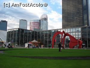 [P13] Paris. La Defence.  » foto by mihaelavoicu
 - 
<span class="allrVoted glyphicon glyphicon-heart hidden" id="av1143323"></span>
<a class="m-l-10 hidden" id="sv1143323" onclick="voting_Foto_DelVot(,1143323,2333)" role="button">șterge vot <span class="glyphicon glyphicon-remove"></span></a>
<a id="v91143323" class=" c-red"  onclick="voting_Foto_SetVot(1143323)" role="button"><span class="glyphicon glyphicon-heart-empty"></span> <b>LIKE</b> = Votează poza</a> <img class="hidden"  id="f1143323W9" src="/imagini/loader.gif" border="0" /><span class="AjErrMes hidden" id="e1143323ErM"></span>