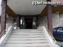 [P02] Intrarea in Hotelul Continental - Targu_Mures » foto by rodica1016
 - 
<span class="allrVoted glyphicon glyphicon-heart hidden" id="av431055"></span>
<a class="m-l-10 hidden" id="sv431055" onclick="voting_Foto_DelVot(,431055,2335)" role="button">șterge vot <span class="glyphicon glyphicon-remove"></span></a>
<a id="v9431055" class=" c-red"  onclick="voting_Foto_SetVot(431055)" role="button"><span class="glyphicon glyphicon-heart-empty"></span> <b>LIKE</b> = Votează poza</a> <img class="hidden"  id="f431055W9" src="/imagini/loader.gif" border="0" /><span class="AjErrMes hidden" id="e431055ErM"></span>