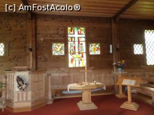 [P12] Detaliu de interior, cu vitralii » foto by kikiritzi
 - 
<span class="allrVoted glyphicon glyphicon-heart hidden" id="av893580"></span>
<a class="m-l-10 hidden" id="sv893580" onclick="voting_Foto_DelVot(,893580,2363)" role="button">șterge vot <span class="glyphicon glyphicon-remove"></span></a>
<a id="v9893580" class=" c-red"  onclick="voting_Foto_SetVot(893580)" role="button"><span class="glyphicon glyphicon-heart-empty"></span> <b>LIKE</b> = Votează poza</a> <img class="hidden"  id="f893580W9" src="/imagini/loader.gif" border="0" /><span class="AjErrMes hidden" id="e893580ErM"></span>