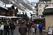 [P05] Zermatt-ul, un fel de    duty-free, cu preturi deci corespunzatoare! » foto by icata24
 - 
<span class="allrVoted glyphicon glyphicon-heart hidden" id="av200849"></span>
<a class="m-l-10 hidden" id="sv200849" onclick="voting_Foto_DelVot(,200849,2363)" role="button">șterge vot <span class="glyphicon glyphicon-remove"></span></a>
<a id="v9200849" class=" c-red"  onclick="voting_Foto_SetVot(200849)" role="button"><span class="glyphicon glyphicon-heart-empty"></span> <b>LIKE</b> = Votează poza</a> <img class="hidden"  id="f200849W9" src="/imagini/loader.gif" border="0" /><span class="AjErrMes hidden" id="e200849ErM"></span>