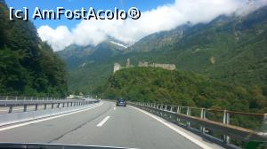 [P06] In față, sus pe colină se vedea Castelul Mesocco » foto by Mika
 - 
<span class="allrVoted glyphicon glyphicon-heart hidden" id="av1064618"></span>
<a class="m-l-10 hidden" id="sv1064618" onclick="voting_Foto_DelVot(,1064618,2363)" role="button">șterge vot <span class="glyphicon glyphicon-remove"></span></a>
<a id="v91064618" class=" c-red"  onclick="voting_Foto_SetVot(1064618)" role="button"><span class="glyphicon glyphicon-heart-empty"></span> <b>LIKE</b> = Votează poza</a> <img class="hidden"  id="f1064618W9" src="/imagini/loader.gif" border="0" /><span class="AjErrMes hidden" id="e1064618ErM"></span>