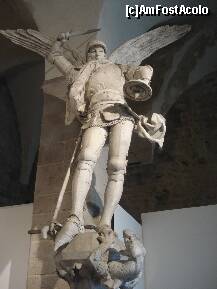[P52] sfantul mihail - copie din piatra, respectand marimea naturala ( peste 4 m ) a statuii din aur ce se afla in varful abatiei » foto by a.sr*
 - 
<span class="allrVoted glyphicon glyphicon-heart hidden" id="av251392"></span>
<a class="m-l-10 hidden" id="sv251392" onclick="voting_Foto_DelVot(,251392,2372)" role="button">șterge vot <span class="glyphicon glyphicon-remove"></span></a>
<a id="v9251392" class=" c-red"  onclick="voting_Foto_SetVot(251392)" role="button"><span class="glyphicon glyphicon-heart-empty"></span> <b>LIKE</b> = Votează poza</a> <img class="hidden"  id="f251392W9" src="/imagini/loader.gif" border="0" /><span class="AjErrMes hidden" id="e251392ErM"></span>