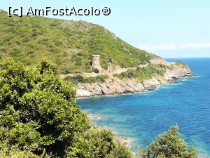 [P12] Cap Corse și unul dintre turnurile genoveze » foto by Mika
 - 
<span class="allrVoted glyphicon glyphicon-heart hidden" id="av1027948"></span>
<a class="m-l-10 hidden" id="sv1027948" onclick="voting_Foto_DelVot(,1027948,2373)" role="button">șterge vot <span class="glyphicon glyphicon-remove"></span></a>
<a id="v91027948" class=" c-red"  onclick="voting_Foto_SetVot(1027948)" role="button"><span class="glyphicon glyphicon-heart-empty"></span> <b>LIKE</b> = Votează poza</a> <img class="hidden"  id="f1027948W9" src="/imagini/loader.gif" border="0" /><span class="AjErrMes hidden" id="e1027948ErM"></span>