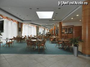 [P18] Lobby parter » foto by phleau
 - 
<span class="allrVoted glyphicon glyphicon-heart hidden" id="av594876"></span>
<a class="m-l-10 hidden" id="sv594876" onclick="voting_Foto_DelVot(,594876,2379)" role="button">șterge vot <span class="glyphicon glyphicon-remove"></span></a>
<a id="v9594876" class=" c-red"  onclick="voting_Foto_SetVot(594876)" role="button"><span class="glyphicon glyphicon-heart-empty"></span> <b>LIKE</b> = Votează poza</a> <img class="hidden"  id="f594876W9" src="/imagini/loader.gif" border="0" /><span class="AjErrMes hidden" id="e594876ErM"></span>