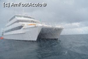 [P01] prima poză de aproape cu catamaranul... vedere prin folia protectoare a bărcii de viteză » foto by barbu minel
 - 
<span class="allrVoted glyphicon glyphicon-heart hidden" id="av712016"></span>
<a class="m-l-10 hidden" id="sv712016" onclick="voting_Foto_DelVot(,712016,2393)" role="button">șterge vot <span class="glyphicon glyphicon-remove"></span></a>
<a id="v9712016" class=" c-red"  onclick="voting_Foto_SetVot(712016)" role="button"><span class="glyphicon glyphicon-heart-empty"></span> <b>LIKE</b> = Votează poza</a> <img class="hidden"  id="f712016W9" src="/imagini/loader.gif" border="0" /><span class="AjErrMes hidden" id="e712016ErM"></span>