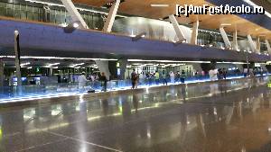 [P11] prin aeroportul din Doha » foto by robert
 - 
<span class="allrVoted glyphicon glyphicon-heart hidden" id="av672378"></span>
<a class="m-l-10 hidden" id="sv672378" onclick="voting_Foto_DelVot(,672378,2393)" role="button">șterge vot <span class="glyphicon glyphicon-remove"></span></a>
<a id="v9672378" class=" c-red"  onclick="voting_Foto_SetVot(672378)" role="button"><span class="glyphicon glyphicon-heart-empty"></span> <b>LIKE</b> = Votează poza</a> <img class="hidden"  id="f672378W9" src="/imagini/loader.gif" border="0" /><span class="AjErrMes hidden" id="e672378ErM"></span>