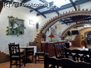 [P04] Hotel Carol - restaurantul de la subsol (în care se serveste doar micul dejun) » foto by calator65
 - 
<span class="allrVoted glyphicon glyphicon-heart hidden" id="av1108169"></span>
<a class="m-l-10 hidden" id="sv1108169" onclick="voting_Foto_DelVot(,1108169,2413)" role="button">șterge vot <span class="glyphicon glyphicon-remove"></span></a>
<a id="v91108169" class=" c-red"  onclick="voting_Foto_SetVot(1108169)" role="button"><span class="glyphicon glyphicon-heart-empty"></span> <b>LIKE</b> = Votează poza</a> <img class="hidden"  id="f1108169W9" src="/imagini/loader.gif" border="0" /><span class="AjErrMes hidden" id="e1108169ErM"></span>