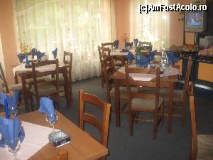 [P17] Sala de mese a restaurantului hotelului Maestro » foto by dorgo
 - 
<span class="allrVoted glyphicon glyphicon-heart hidden" id="av627776"></span>
<a class="m-l-10 hidden" id="sv627776" onclick="voting_Foto_DelVot(,627776,2416)" role="button">șterge vot <span class="glyphicon glyphicon-remove"></span></a>
<a id="v9627776" class=" c-red"  onclick="voting_Foto_SetVot(627776)" role="button"><span class="glyphicon glyphicon-heart-empty"></span> <b>LIKE</b> = Votează poza</a> <img class="hidden"  id="f627776W9" src="/imagini/loader.gif" border="0" /><span class="AjErrMes hidden" id="e627776ErM"></span>